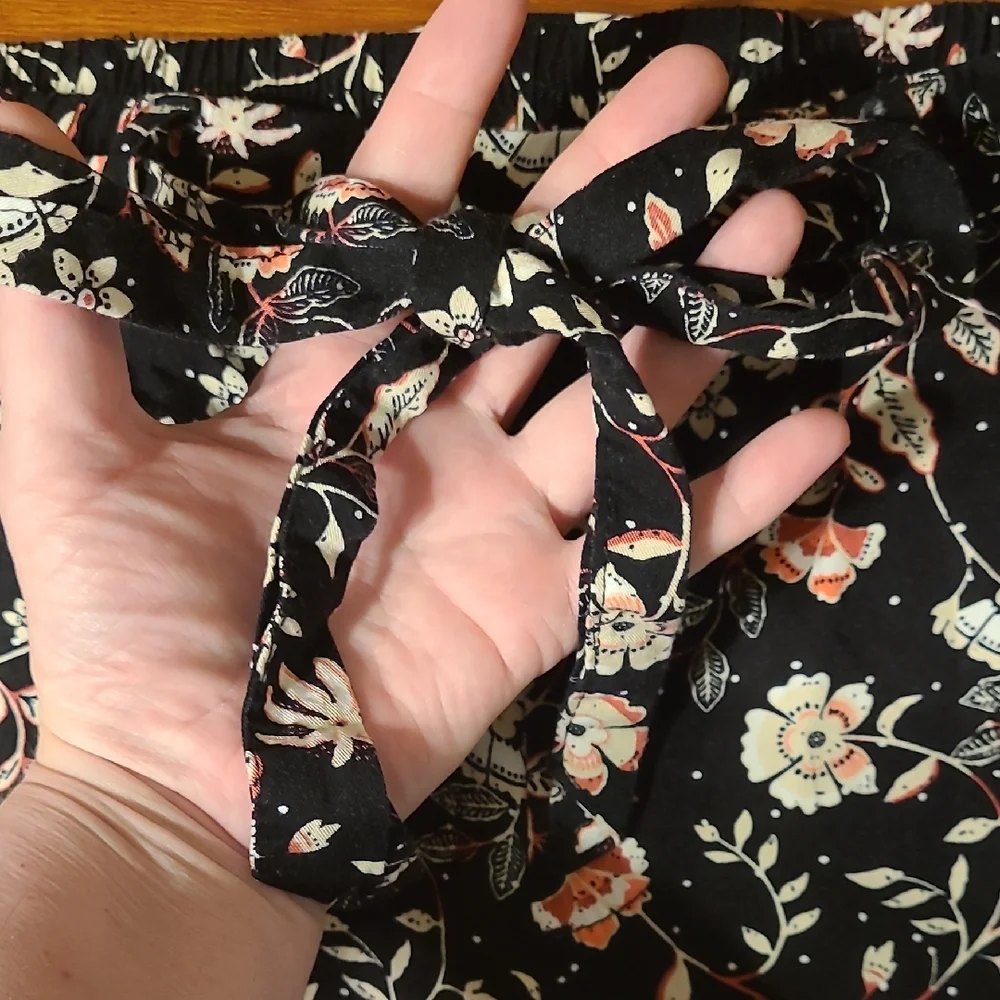 Old Navy Black Floral Wide‎ Leg Palazzo Pants Medium Tie Waist